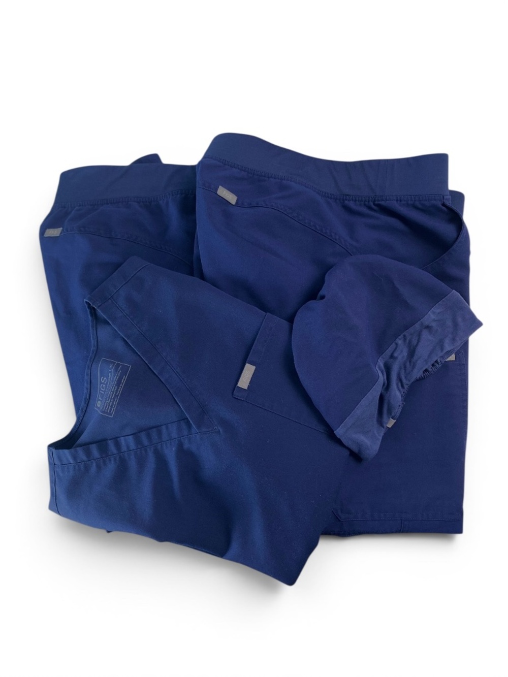 FIGS Woman Bundle 2 Kade Pants XLPetite+1Catarina Top XL +1 Hat in Navy Blue